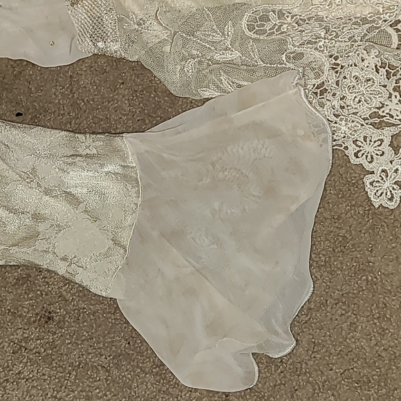 Vintage lace cream blouse - Picture 3 of 11